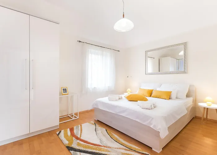 Lotea Apartment *